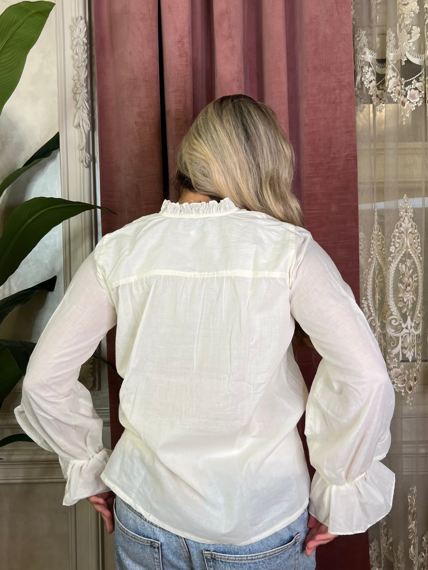 Long sleeve ruffle top