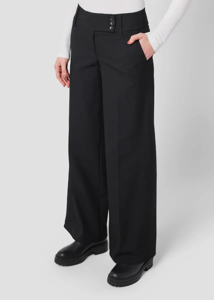 Low-rise Trousers - chapters.