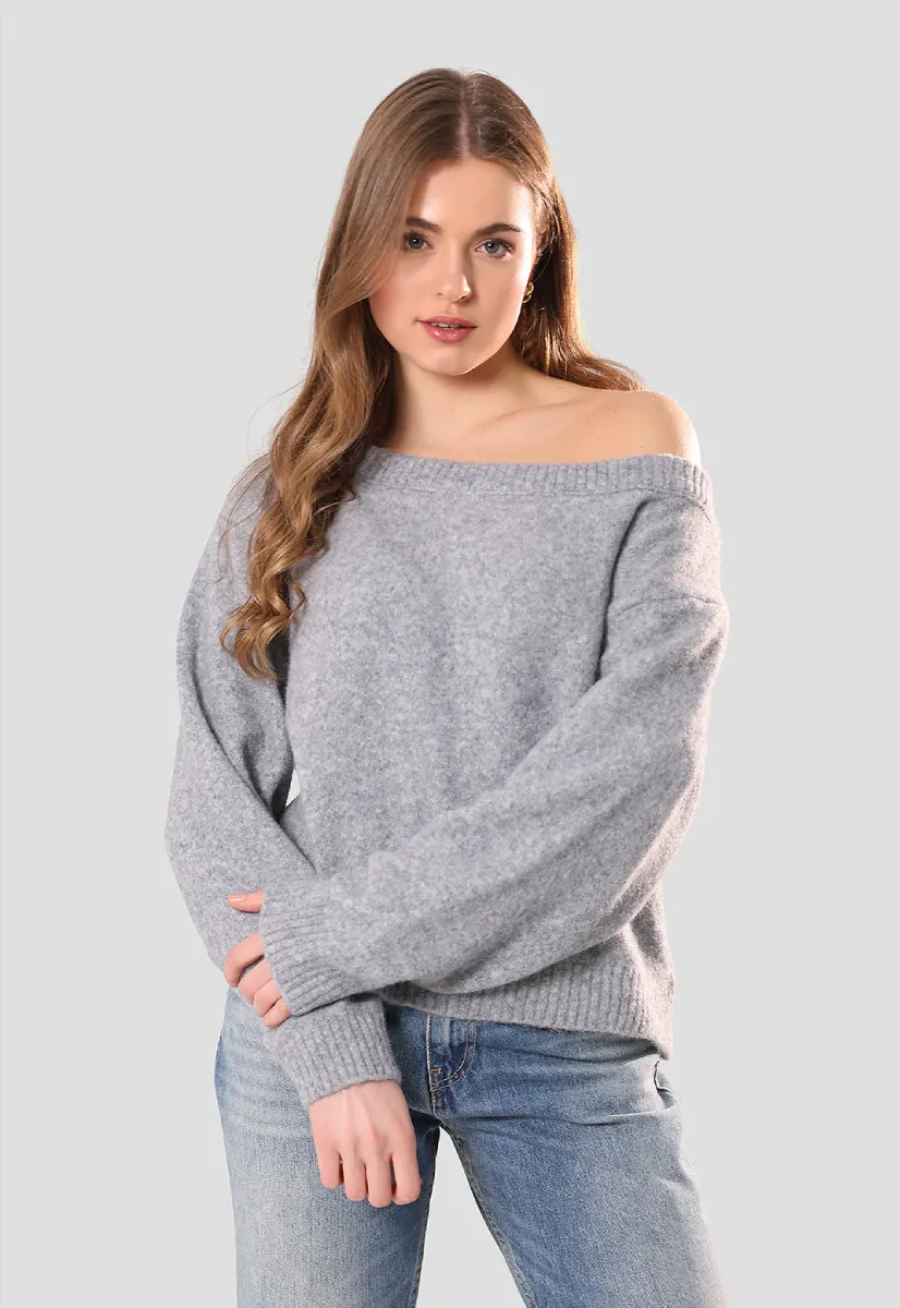 Off-shoulder Jumper
