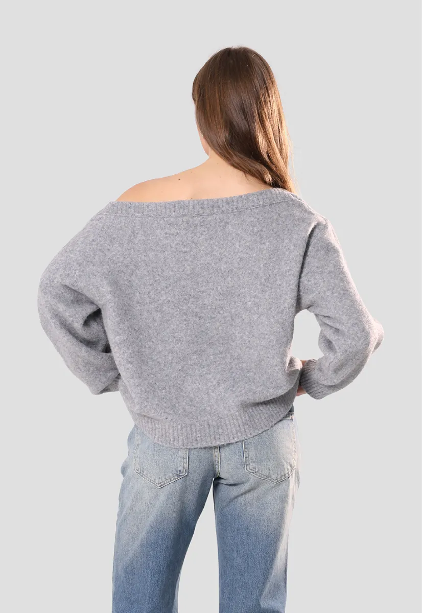 Off-shoulder Jumper